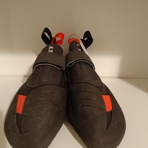 Five Ten Adidas CRAWE Pro Competition Climbing Shoes Men's size 12 Black Red